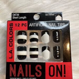 🩷5/$10🩷 LA. Colors Black and White Artificial Nail Tips